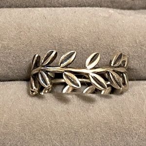 Pandora laurel wreath sterling silver ring